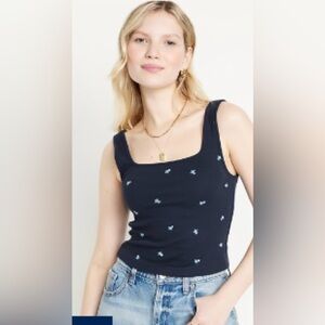 NWOT! Cropped Floral Tank